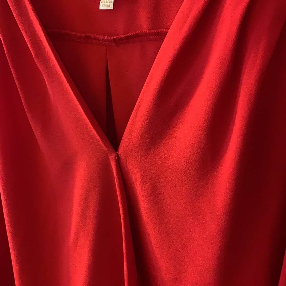 Perfect red top - Picture 3 of 6